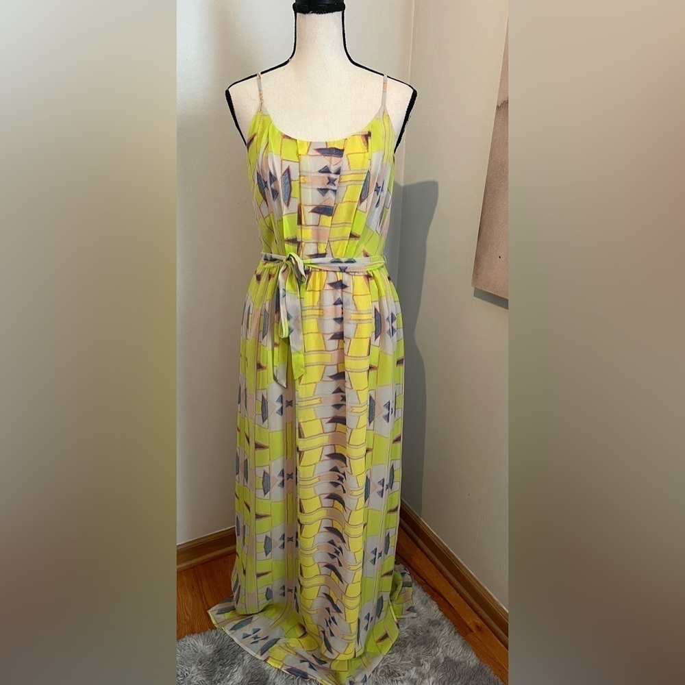 Charlie Jade Yellow Printed Dress with Empire Waist and Belt Women’s Size Small